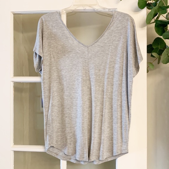 Gap Women's Luxe Gray Deep V-Neck Short Sleeve Shirt (Size S) - Picture 2 of 5